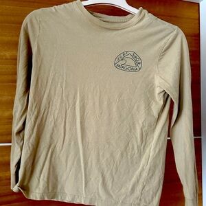 Super soft boys Patagonia longsleeve shirt lightly worn
